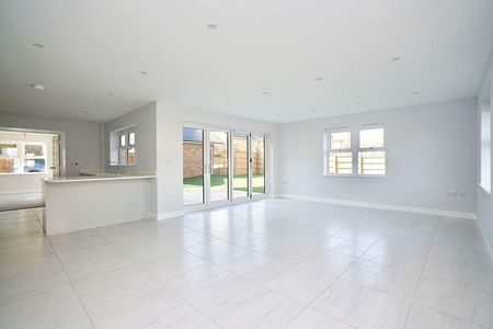 5 bedroom detached house to rent - Photo 4