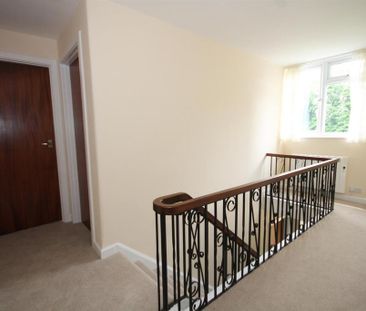 4 bedroom detached bungalow to rent - Photo 3