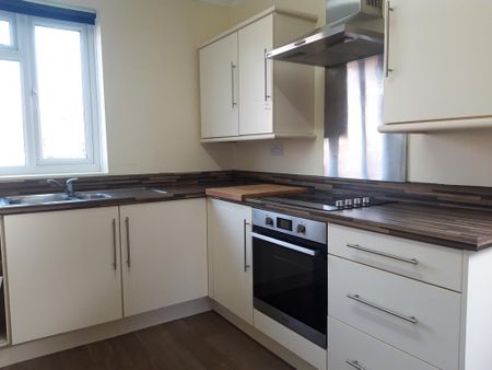 3 bedroom detached house to rent - Photo 5