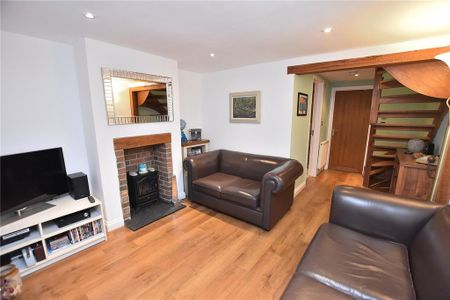 2 bedroom end of terrace house to rent - Photo 2