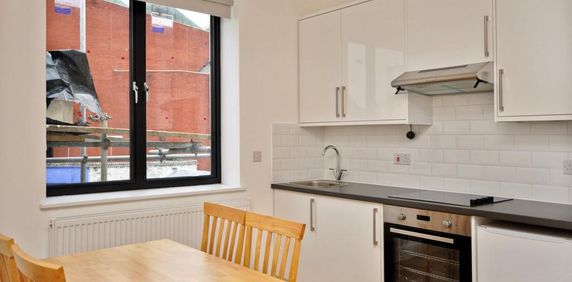 Studio to rent - Photo 2