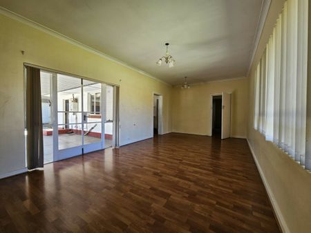 Three Bedroom Home with Rumpus Room, Short Walk to Henley High. - Photo 2