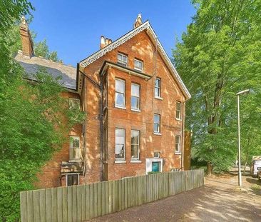 Southampton Street, Farnborough, Hampshire, GU14 - Photo 5