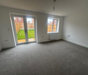 3 bedroom semi-detached house to rent - Photo 1