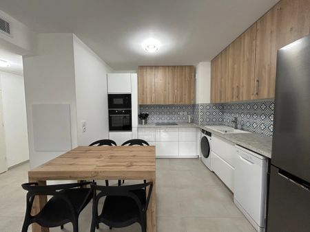 Location Appartement 2 pièces 41m² LA CIOTAT 13600 - Photo 3