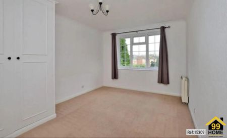 3 bed Flat in Swallow close Staines, Staines-upon-Thames, TW18 4RS - Photo 2