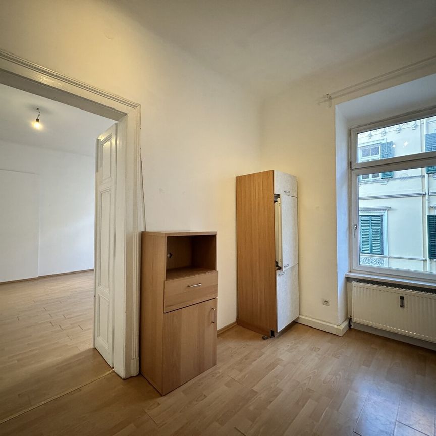 Sehr großzügige 3-Zimmer-Wohnung gegenüber der Kunstuniversität in Best Lage – WG geeignet – Provisionsfrei! - Photo 1