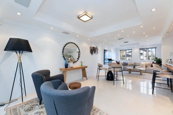 “Prestige, Space & Spectacular Home in the Heart of Applecross” - Photo 1