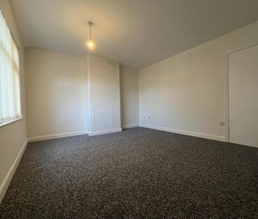 2 bedroom semi-detached house to rent - Photo 4