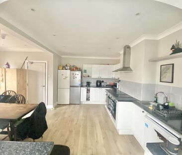 1 bedroom in a house share to rent - Photo 5