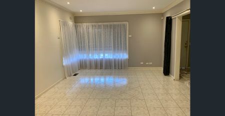 Comfortable Home in Quiet Pocket - Photo 2