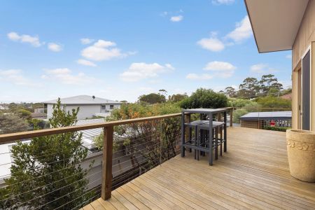 Luxurious Townhouse Overlooking The Bay - SHORT TERM LEASE ONLY - Photo 2