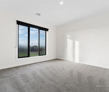 12 McLeod Crescent, Lucas - Photo 1