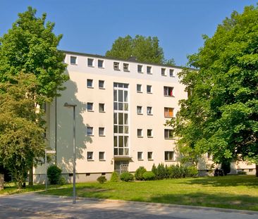 Hoch hinaus! 3 Etage mit neuem Wannenbad und Balkon - Photo 1