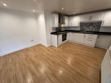 2 bedroom ground floor flat to rent - Photo 5