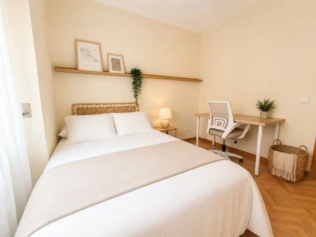Calle de Cobos de Segovia, Madrid, Community of Madrid 28005 - Photo 4