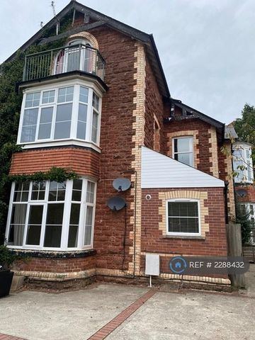 2 bedroom end of terrace house to rent - Photo 4