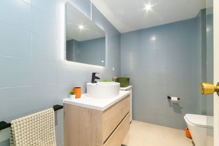 Gran Via de Carles III, Barcelona, Catalonia 08028 - Photo 5