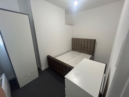 1 Bed Flat, Westminster Road, L4 - Photo 3