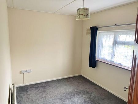 2 bedroom end of terrace house to rent - Photo 4