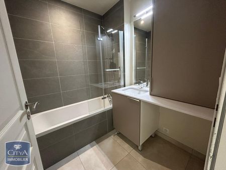 Location Appartement 3 pièces 86m² AGEN 47000 - Photo 3