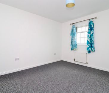 3 bedroom Town House to let - Photo 3