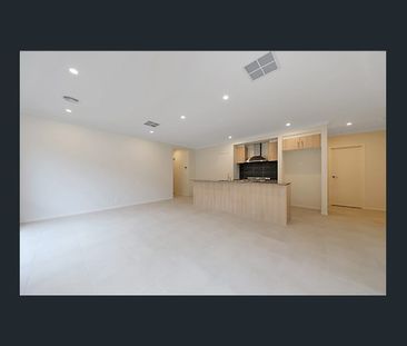 🏡 4-Bedroom House in Wallan - Photo 6