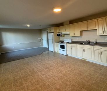 Suite in Upper Ten Oaks – Above Ground - Photo 2