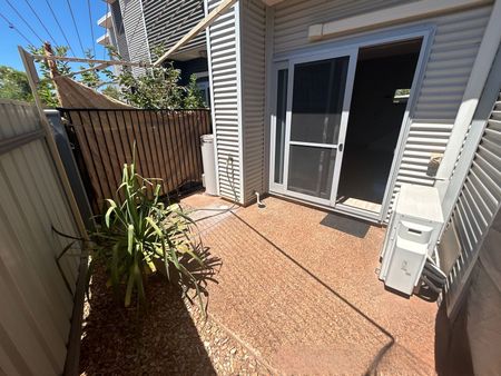 Charming Close to City Centre - Photo 5