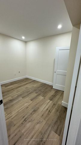 Detached Home For Lease | X8129732 - Photo 4