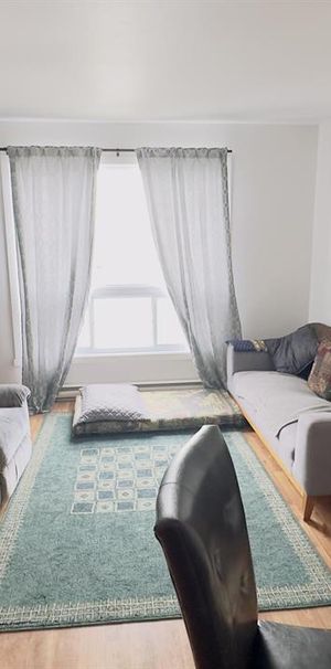 Immeuble - 475 7e Avenue 4 1/2 à Louer - Photo 1