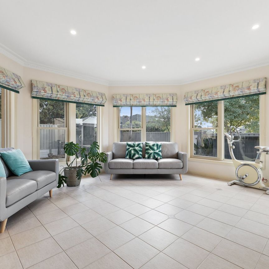 5 Adele Close, Wheelers Hill - Photo 1