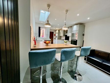 5 bedroom terraced house to rent - Photo 5