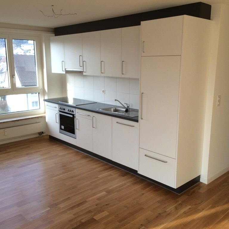 Helle 5.5-Zimmerwohnung im Zentrum von Reinach - Photo 1