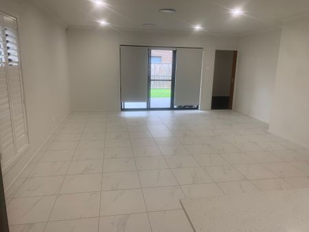 Contemporary Family Living with Space, Style & Convenience - Photo 2