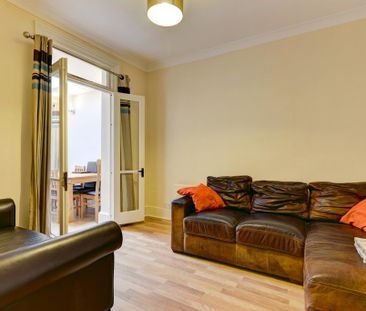 6 bedroom house to rent - Photo 1