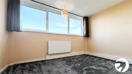 3 bedroom flat to rent - Photo 2