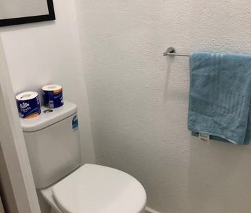 15 Daniel St, Burwood, VIC 3125 - Photo 3