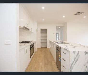 145 Stonehill Drive, Maddingley, Vic 3340 - Photo 5
