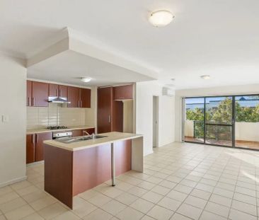 27/5 Eastleigh Loop, Currambine WA 6028 - Photo 2
