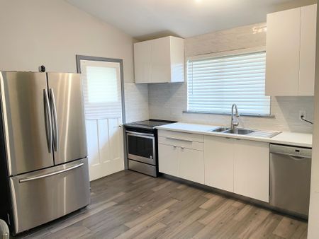 For Lease - 9740 Keele Street, Vaughan, Ontario - Photo 2