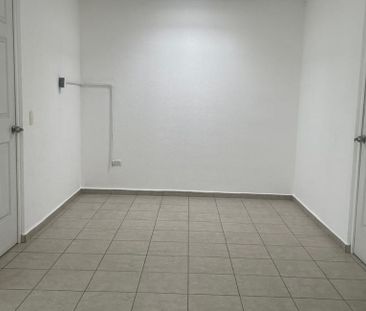 RECIÉN remodelada CASA en paseos del bosque - Photo 2