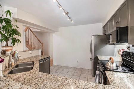 For Lease - 418 MEILLEUR Private, Vanier and Kingsview Park, Ontario - Photo 3