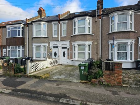 Studio Flat, Laleham Road, SE6 - Photo 2