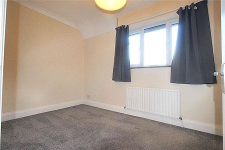 2 bedroom end of terrace house to rent - Photo 5