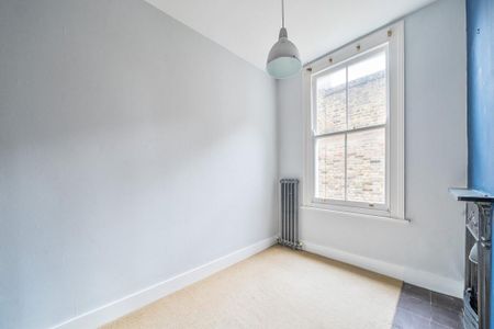 3 bedroom flat to rent - Photo 3