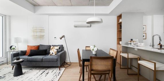 1-Bedroom - 240 Rue Notre-Dame Ouest, Montréal - Photo 2
