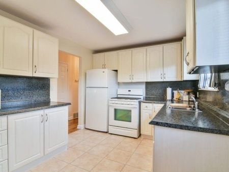 For Lease - 30 Golding Avenue, Brampton, Ontario - Photo 3