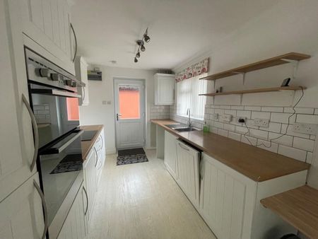 3 bedroom bungalow to rent - Photo 5