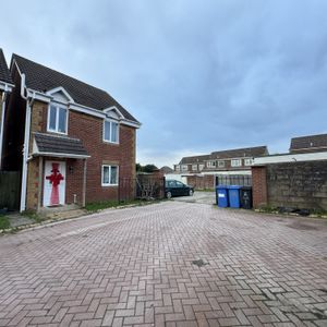 Boldre Close, Poole - Photo 2